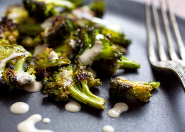 Broccoli, Conopida și sosul Tahini